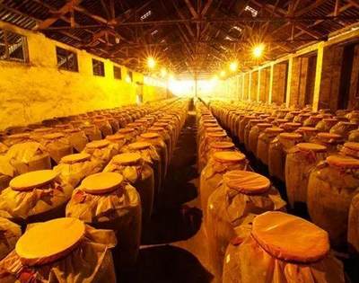 詳解固態(tài)法,液態(tài)法釀酒有什么不同,買酒的時(shí)候看這里就能區(qū)分